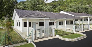 PengkalanHuluSStoreyexterior.jpg